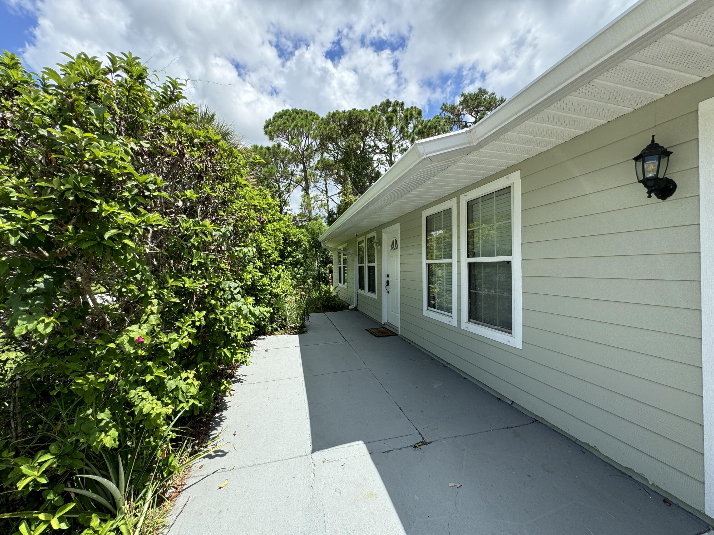 425 Tunis Road Southwest Palm Bay, FL 32908 - Photo 1 of 40 Photo Jul 29 2024, 12 17 38 PM