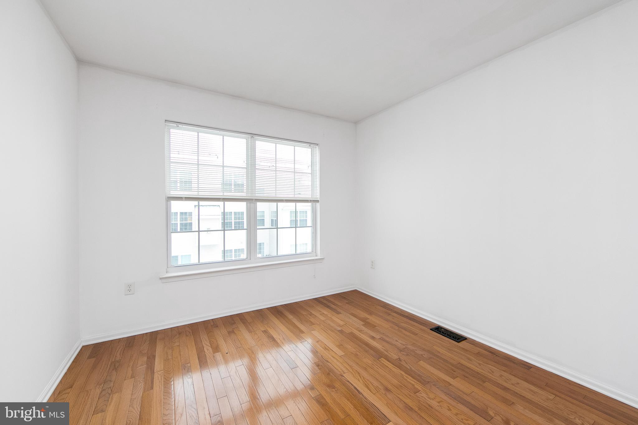 1033 Moore Road Thorofare, NJ 08086 - Photo 18 of 44 Morning Room