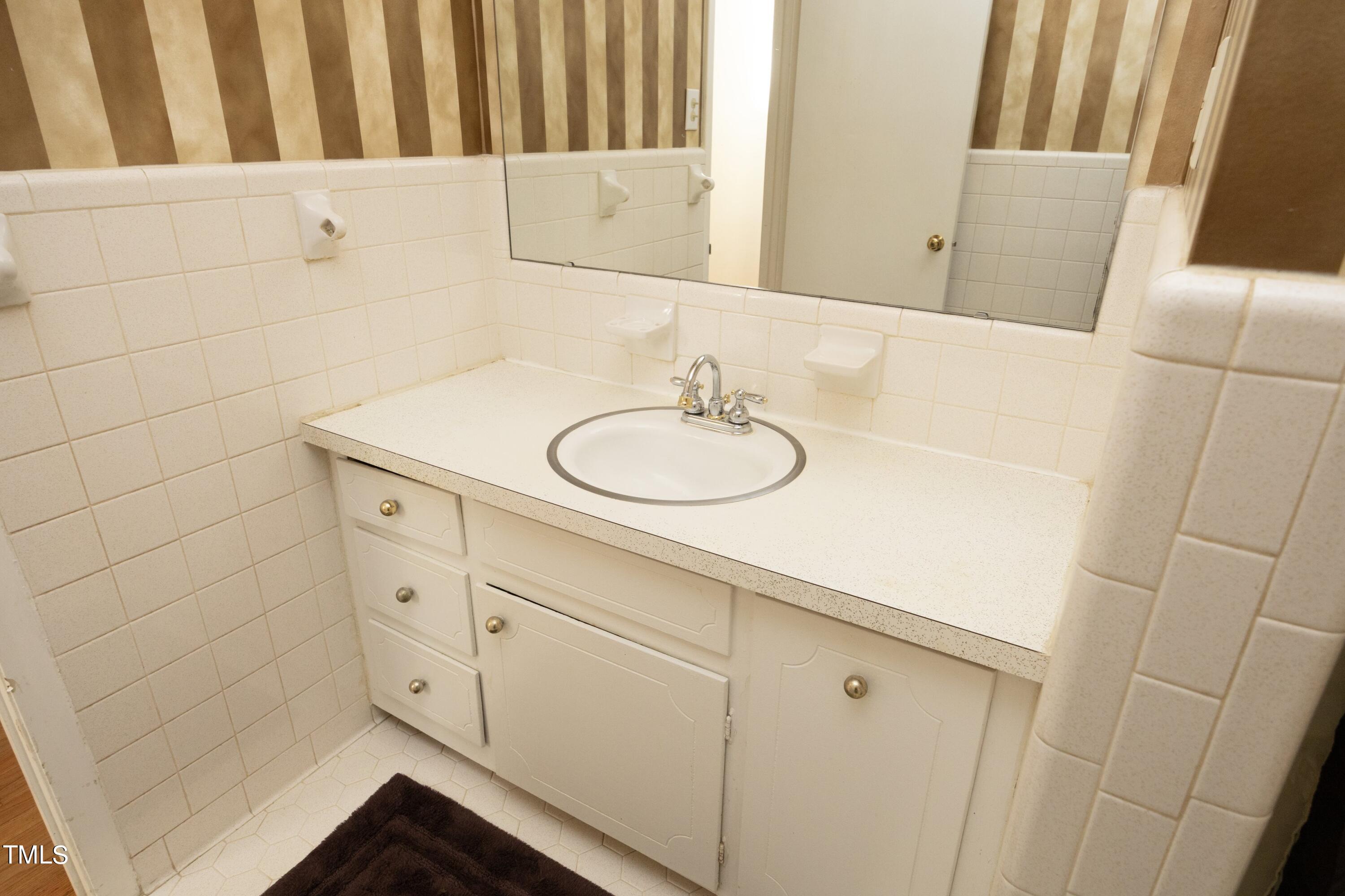 4604 Winterlochen Road Raleigh, NC 27603 - Photo 32 of 58 29BathDetail