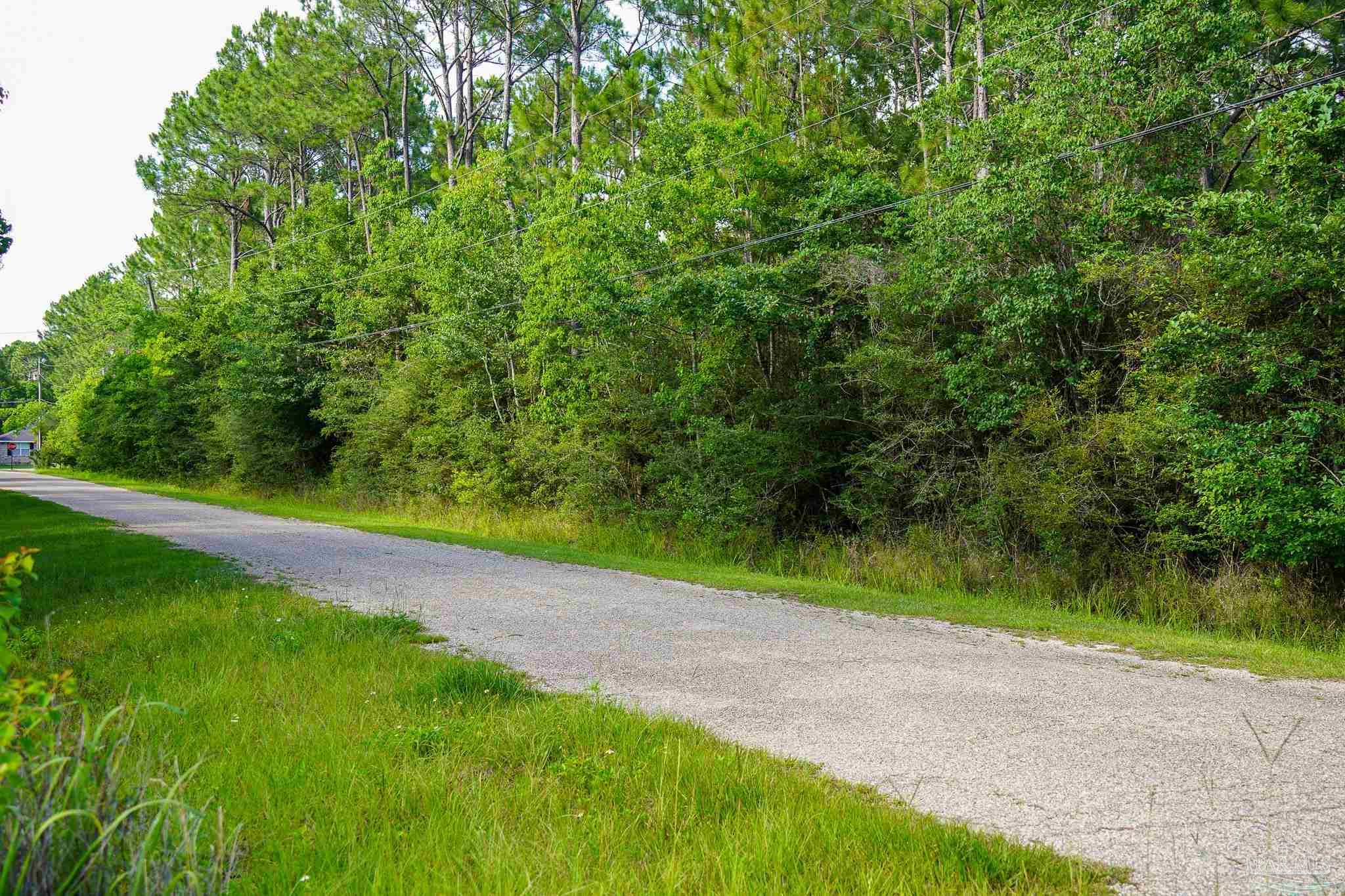 968 Clearview Street Milton, FL 32583 - Photo 5 of 8