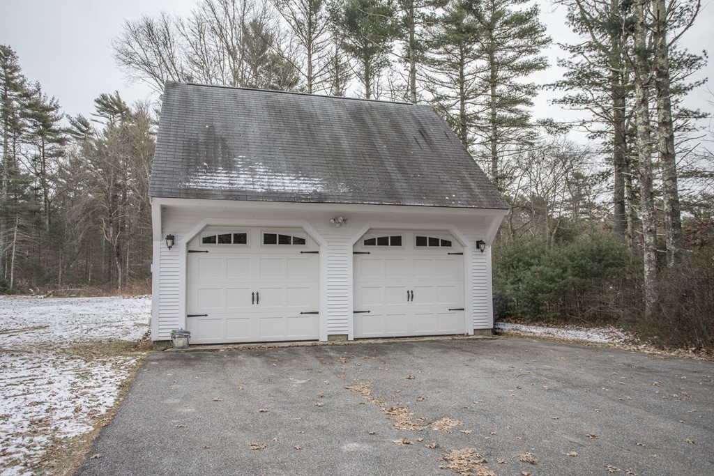 648 County Road Wareham, MA 02576 - Photo 4 of 30
