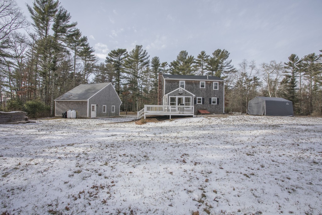 648 County Road Wareham, MA 02576 - Photo 5 of 30 a front view of a house with garden