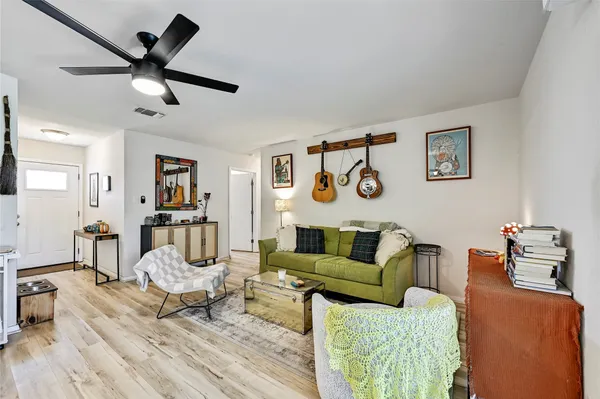 $1,850 | 9702 Oriole Drive, Austin, TX 78753