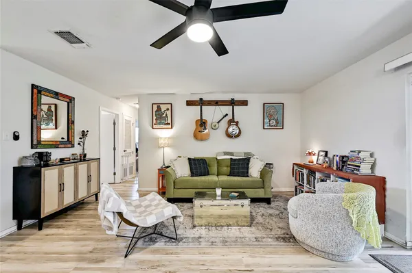 $1,850 | 9702 Oriole Drive, Austin, TX 78753