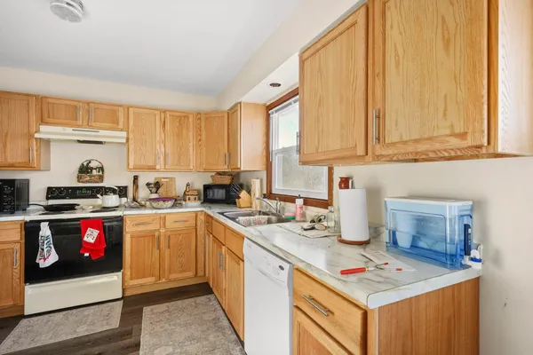 $380,000 | 1515-1517 West State Street, Janesville, WI 53546