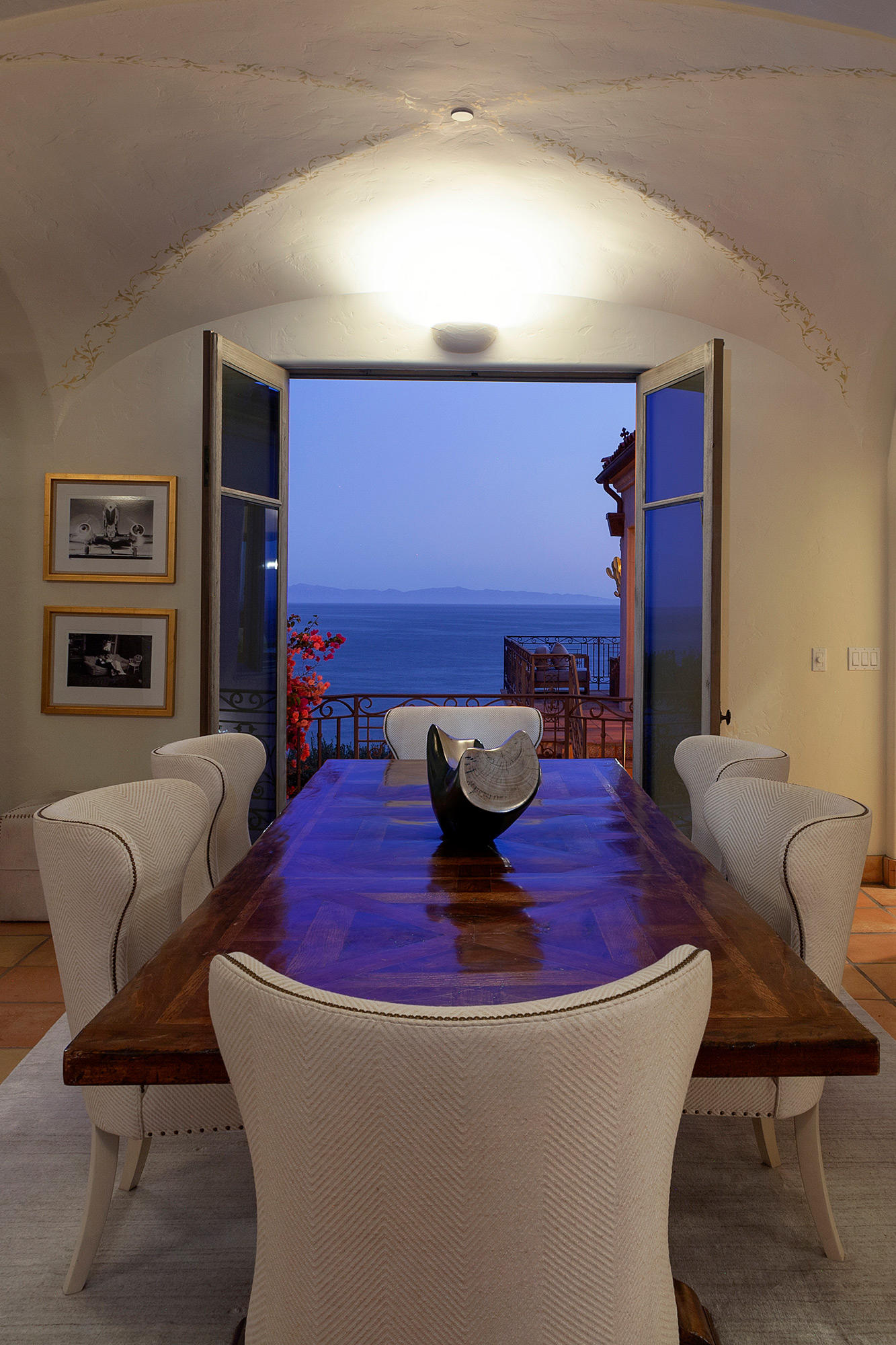 4045 Bajada Lane Santa Barbara, CA 93110 - Photo 8 of 32 a living room with furniture and a rug