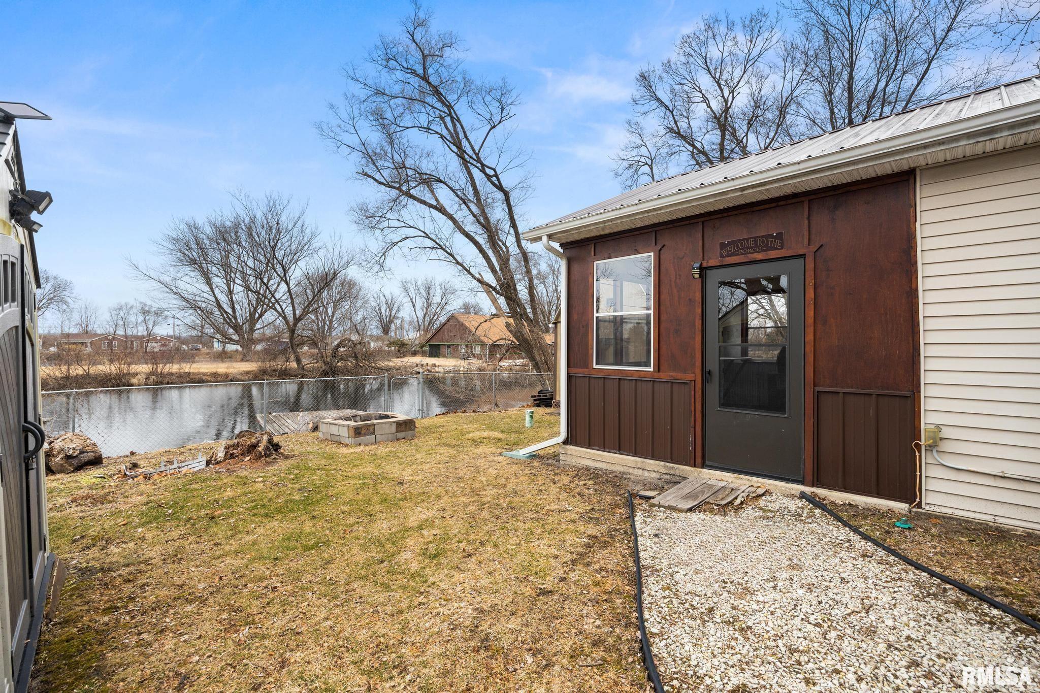 12245 Sunset Drive Manito, IL 61546 - Photo 1 of 28
