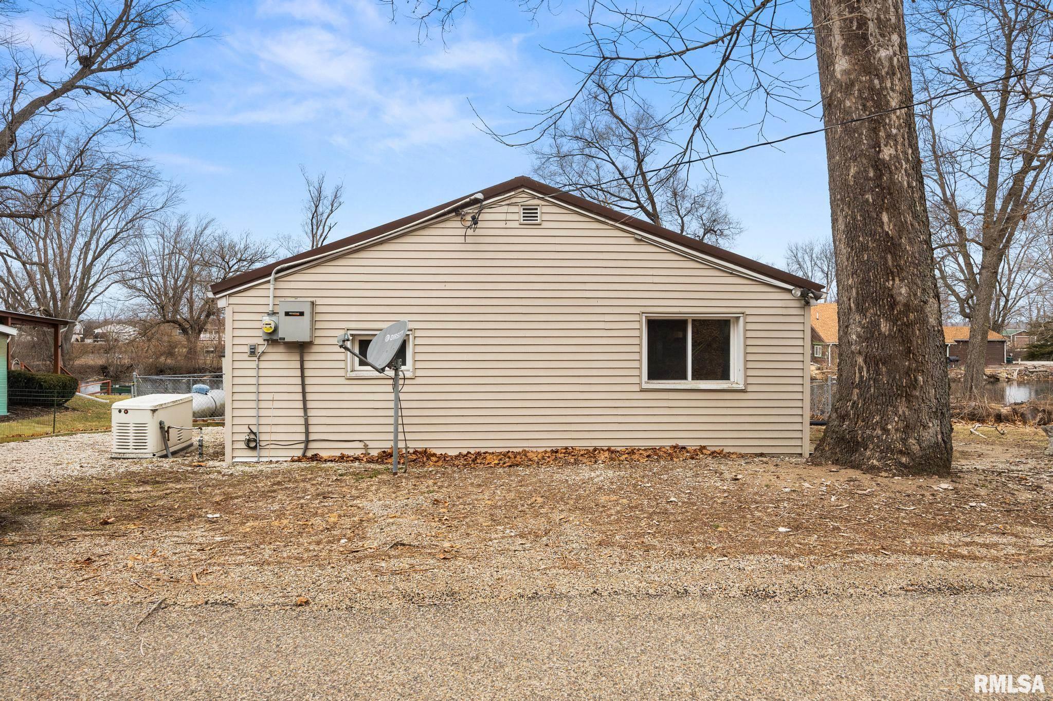12245 Sunset Drive Manito, IL 61546 - Photo 2 of 28