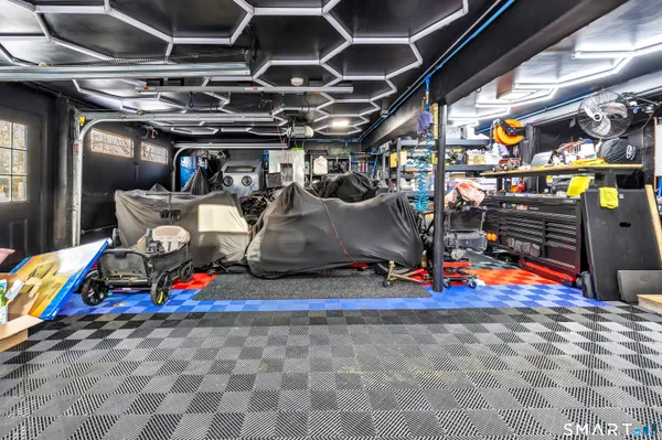 $2,000,000 | 7 Birch Hill Road, Weston, CT 06883