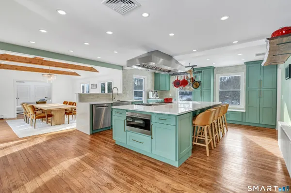 $2,000,000 | 7 Birch Hill Road, Weston, CT 06883