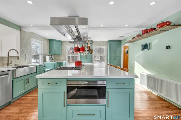 $2,000,000 | 7 Birch Hill Road, Weston, CT 06883