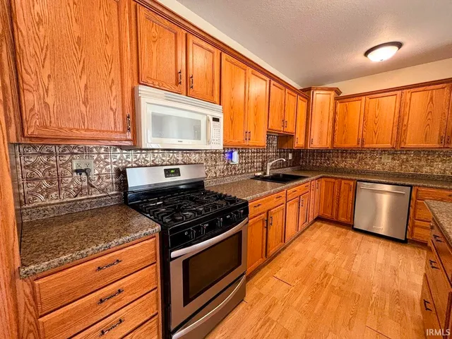 $349,900 | 6739 North 700 West, Sharpsville, IN 46068