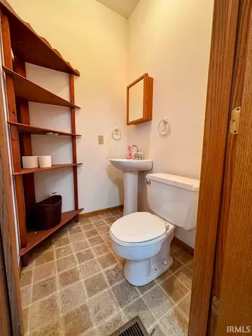 $349,900 | 6739 North 700 West, Sharpsville, IN 46068