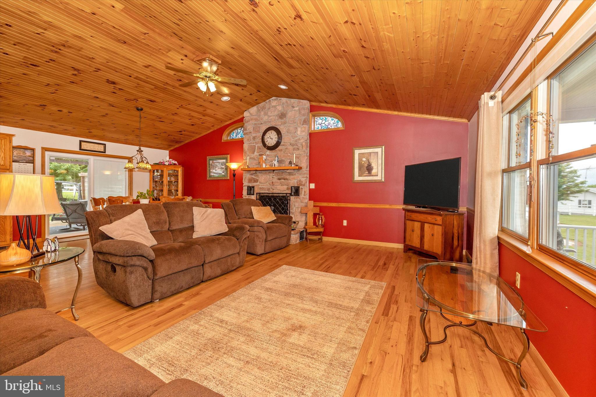 9506 Rocky Ridge Road Rocky Ridge, MD 21778 - Photo 14 of 83 Great room