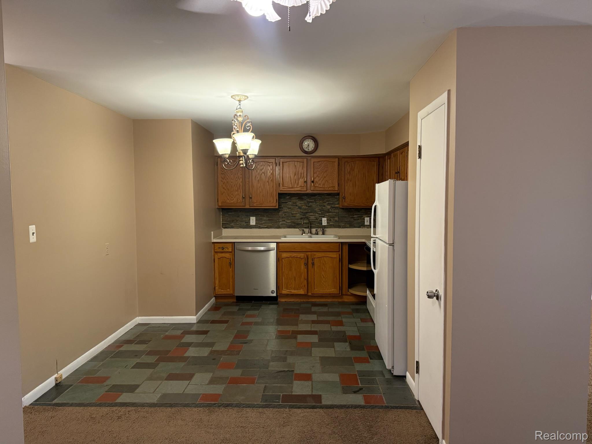 982 North Adams Road, Unit 4 Birmingham, MI 48009 - Photo 8 of 22