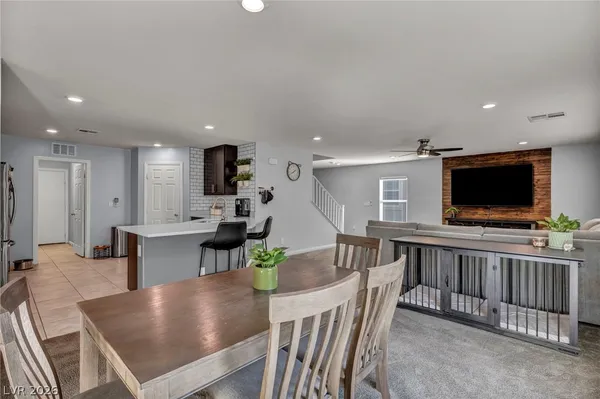 $2,700 | 10283 Massachusetts Lane, Las Vegas, NV 89141