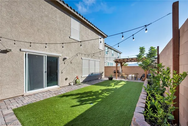 $2,700 | 10283 Massachusetts Lane, Las Vegas, NV 89141