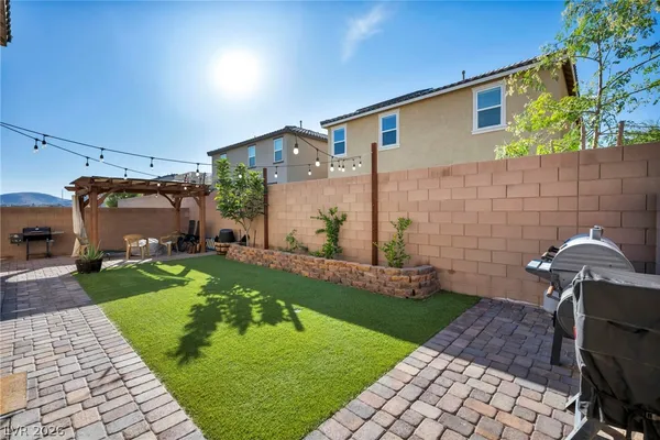 $2,700 | 10283 Massachusetts Lane, Las Vegas, NV 89141