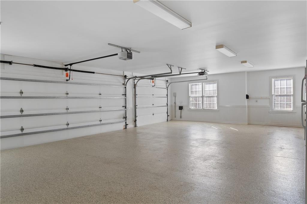 5300 Hill Road Acworth, GA 30101 - Photo 33 of 100 a view of a room with cabinet and mirrors