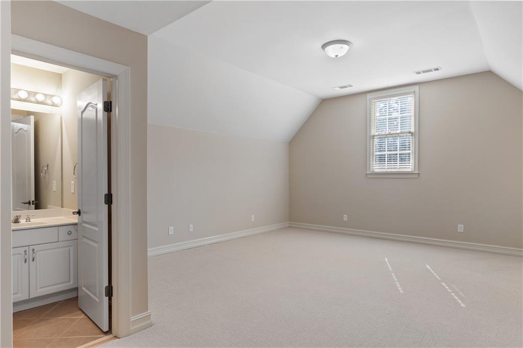 5300 Hill Road Acworth, GA 30101 - Photo 61 of 100 an empty room with windows and closet