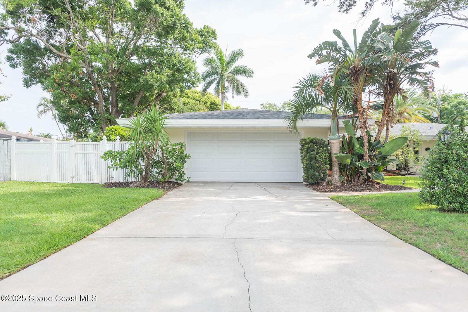 508 Poinsettia Road Melbourne Beach, FL 32951 - Photo 3 of 41 508PoinsettiaRd-9