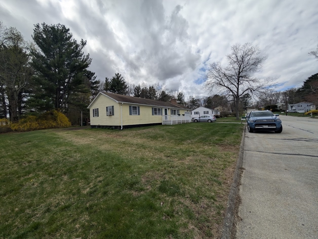 16 Pinewood Drive Webster, MA 01570 - Photo 22 of 39