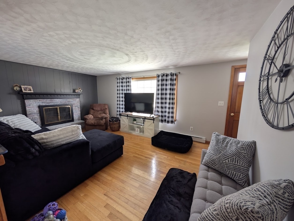 16 Pinewood Drive Webster, MA 01570 - Photo 3 of 39