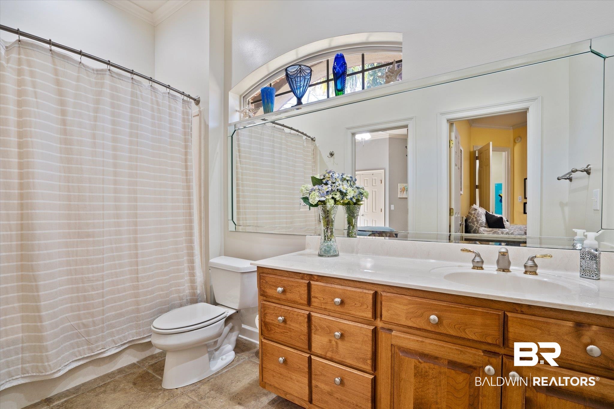 116 Easton Circle Fairhope, AL 36532 - Photo 21 of 47 Jack-n-Jill Bath