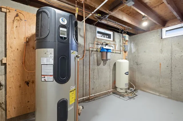 $1,279,900 | 36 Kinnicutt Avenue, Warren, RI 02885