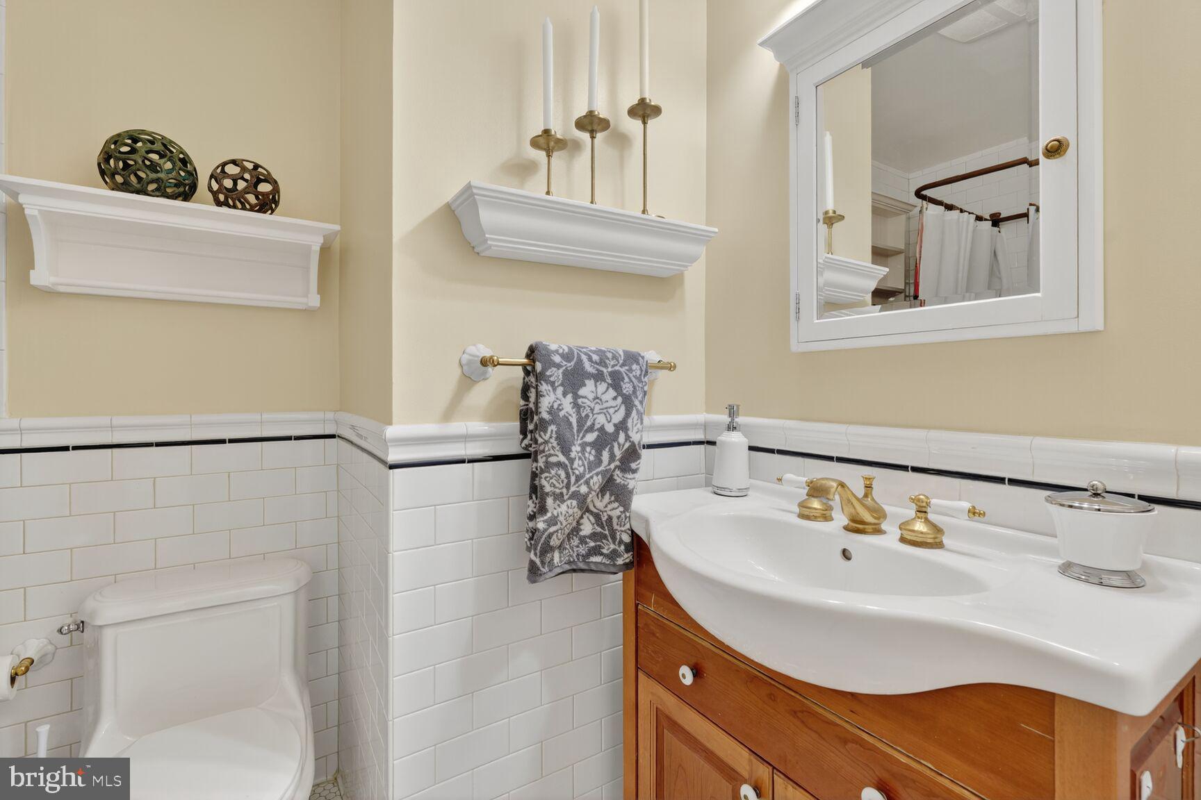1410 C Street Southeast Washington, DC 20003 - Photo 11 of 19 Full bath with Victorian claw-foot tub