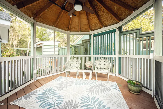 $999,997 | 703 Mosley Street, Ocean Springs, MS 39564