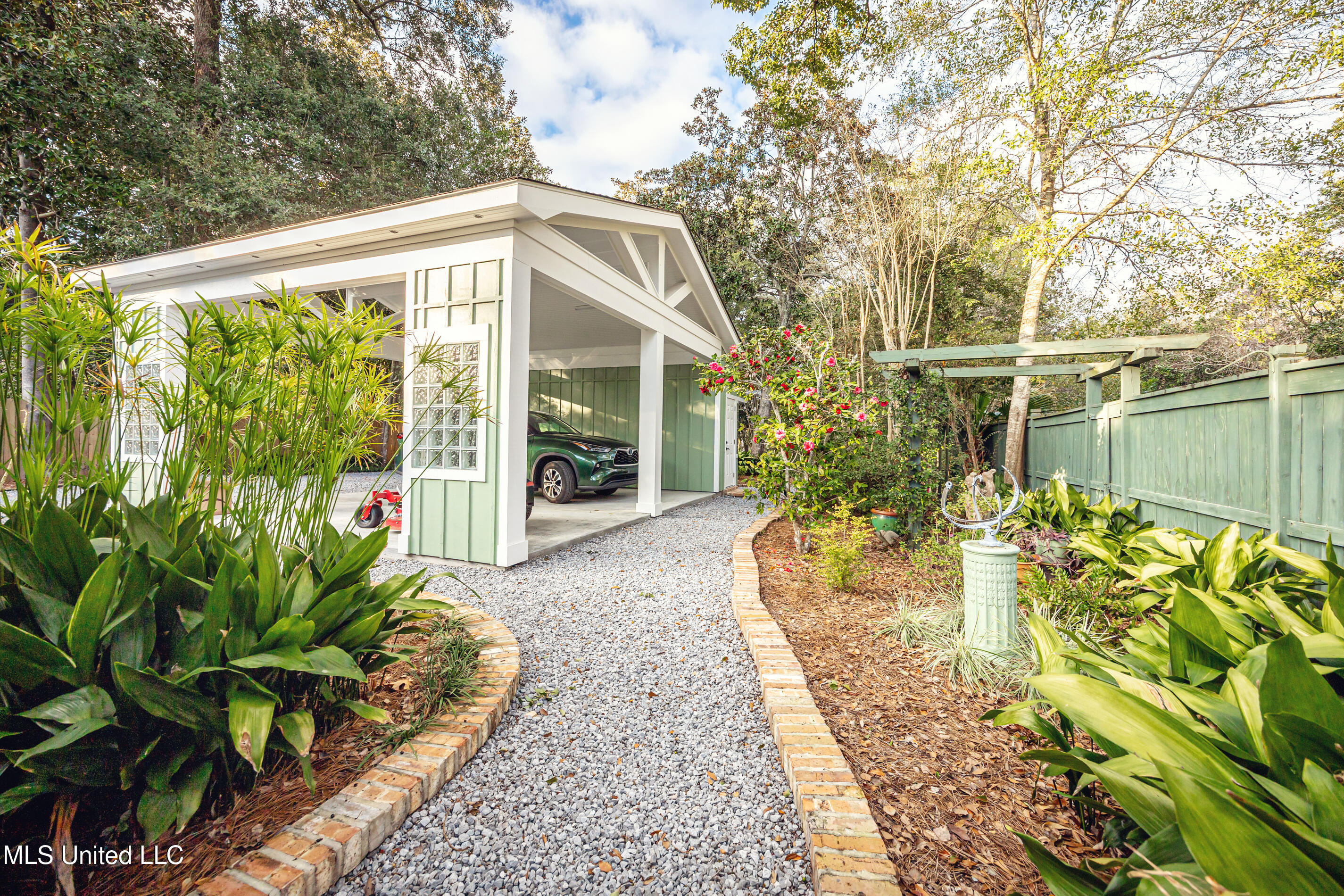 703 Mosley Street Ocean Springs, MS 39564 - Photo 12 of 82 IMG_0630