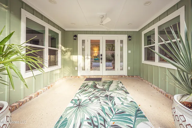 $999,997 | 703 Mosley Street, Ocean Springs, MS 39564