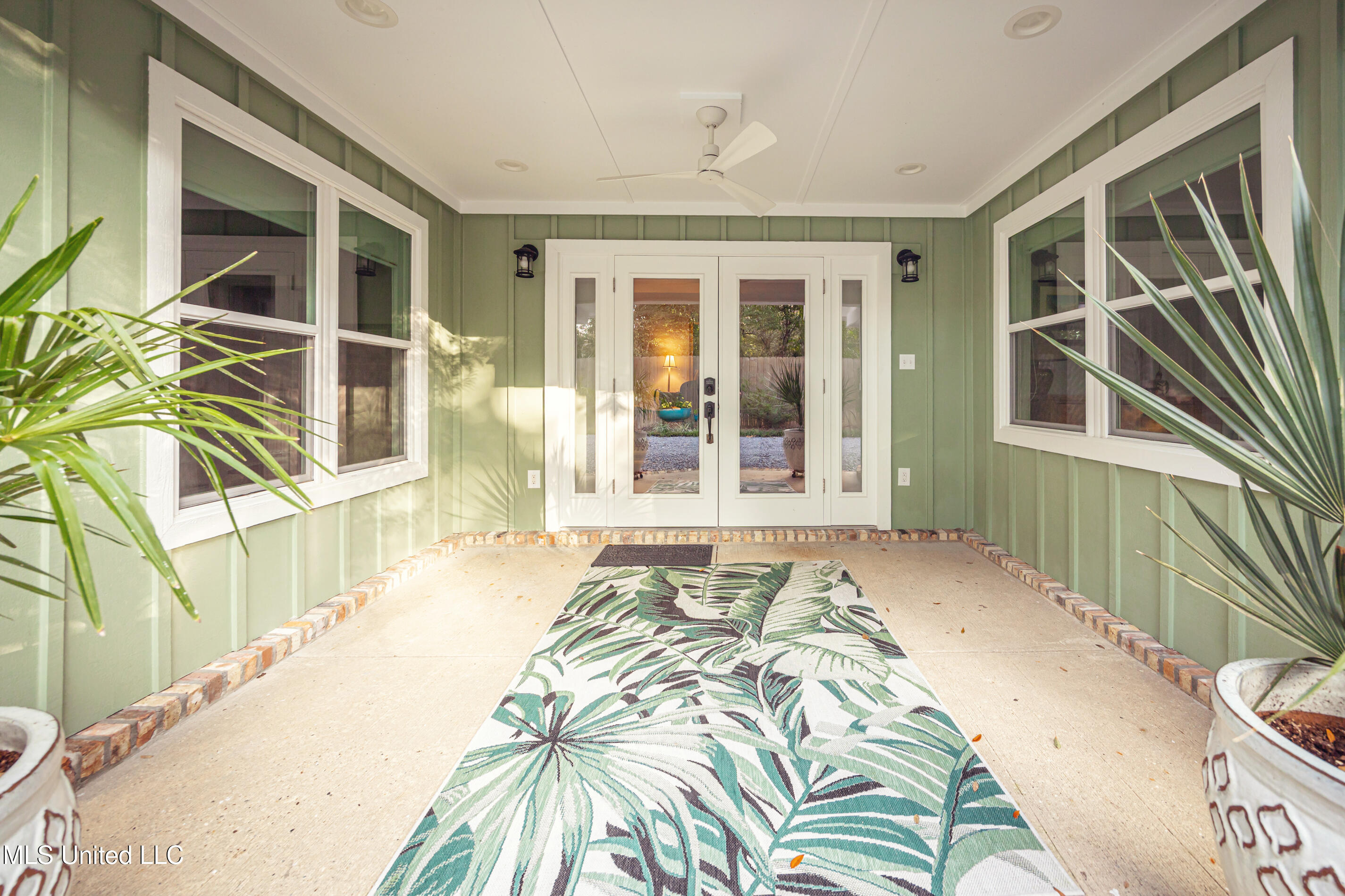 703 Mosley Street Ocean Springs, MS 39564 - Photo 16 of 82 IMG_0678