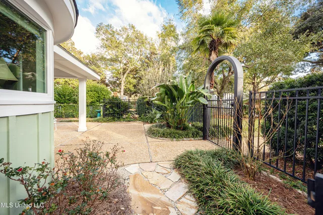 $999,997 | 703 Mosley Street, Ocean Springs, MS 39564