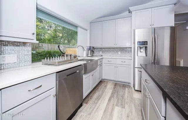 $999,997 | 703 Mosley Street, Ocean Springs, MS 39564