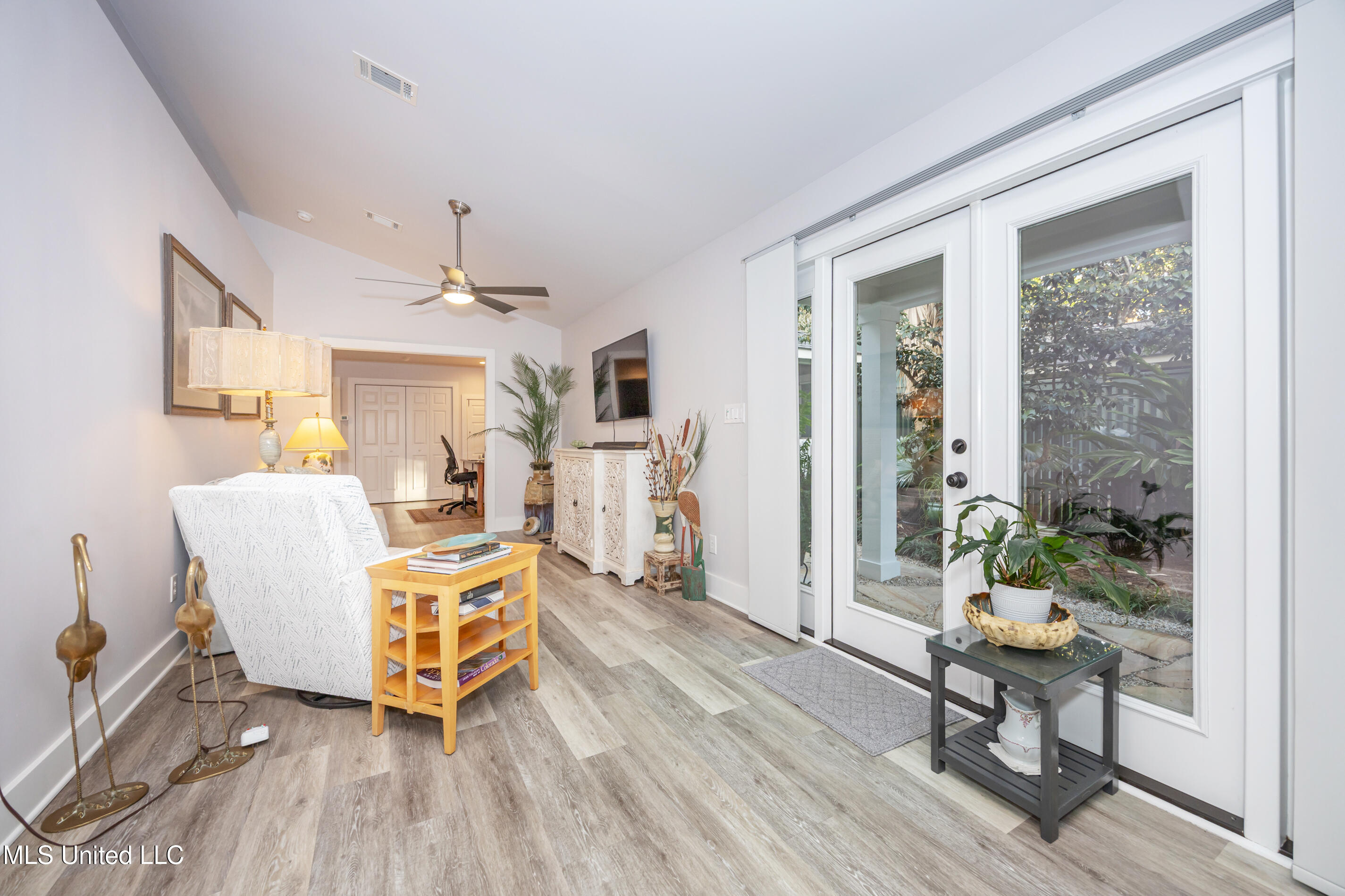 703 Mosley Street Ocean Springs, MS 39564 - Photo 38 of 82 IMG_0720