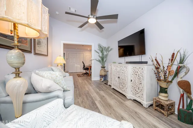 $999,997 | 703 Mosley Street, Ocean Springs, MS 39564