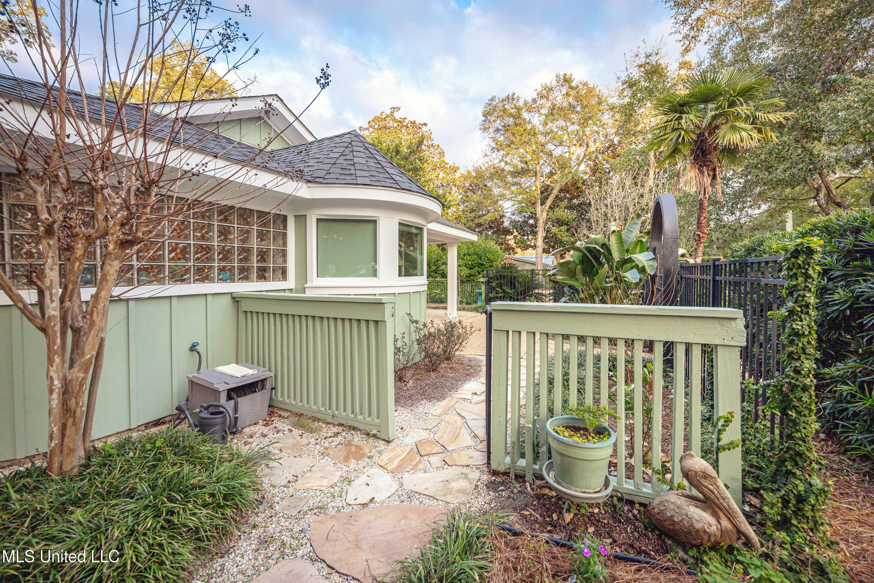 703 Mosley Street Ocean Springs, MS 39564 - Photo 4 of 82 IMG_0806