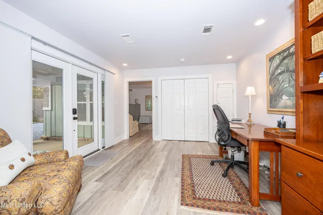 $999,997 | 703 Mosley Street, Ocean Springs, MS 39564