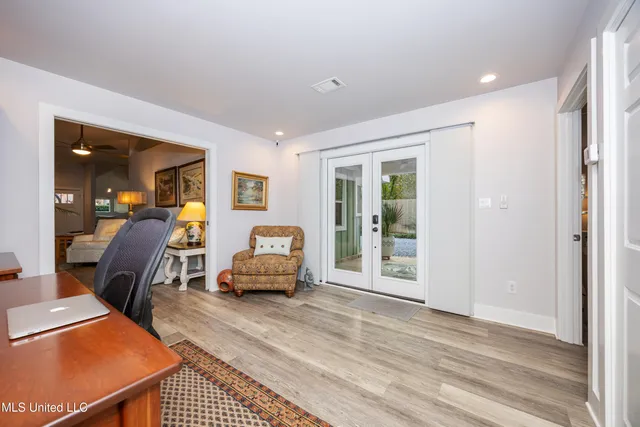 $999,997 | 703 Mosley Street, Ocean Springs, MS 39564