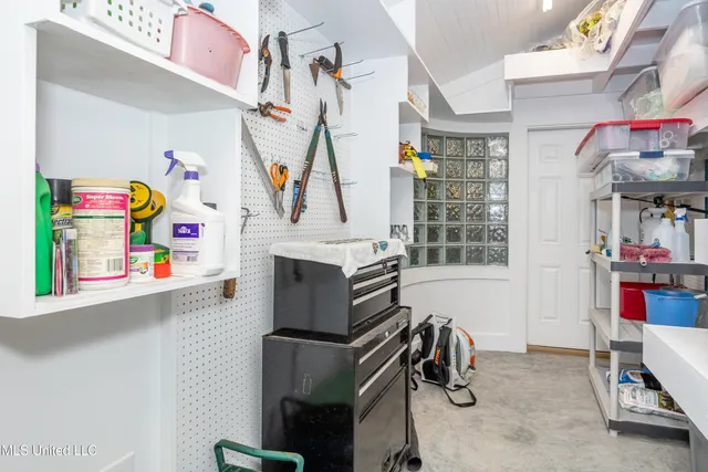 $999,997 | 703 Mosley Street, Ocean Springs, MS 39564