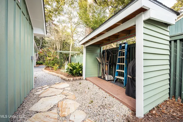 $999,997 | 703 Mosley Street, Ocean Springs, MS 39564