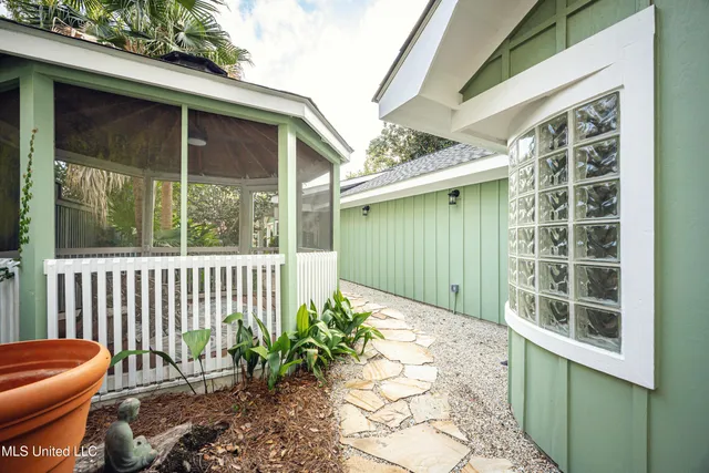 $999,997 | 703 Mosley Street, Ocean Springs, MS 39564