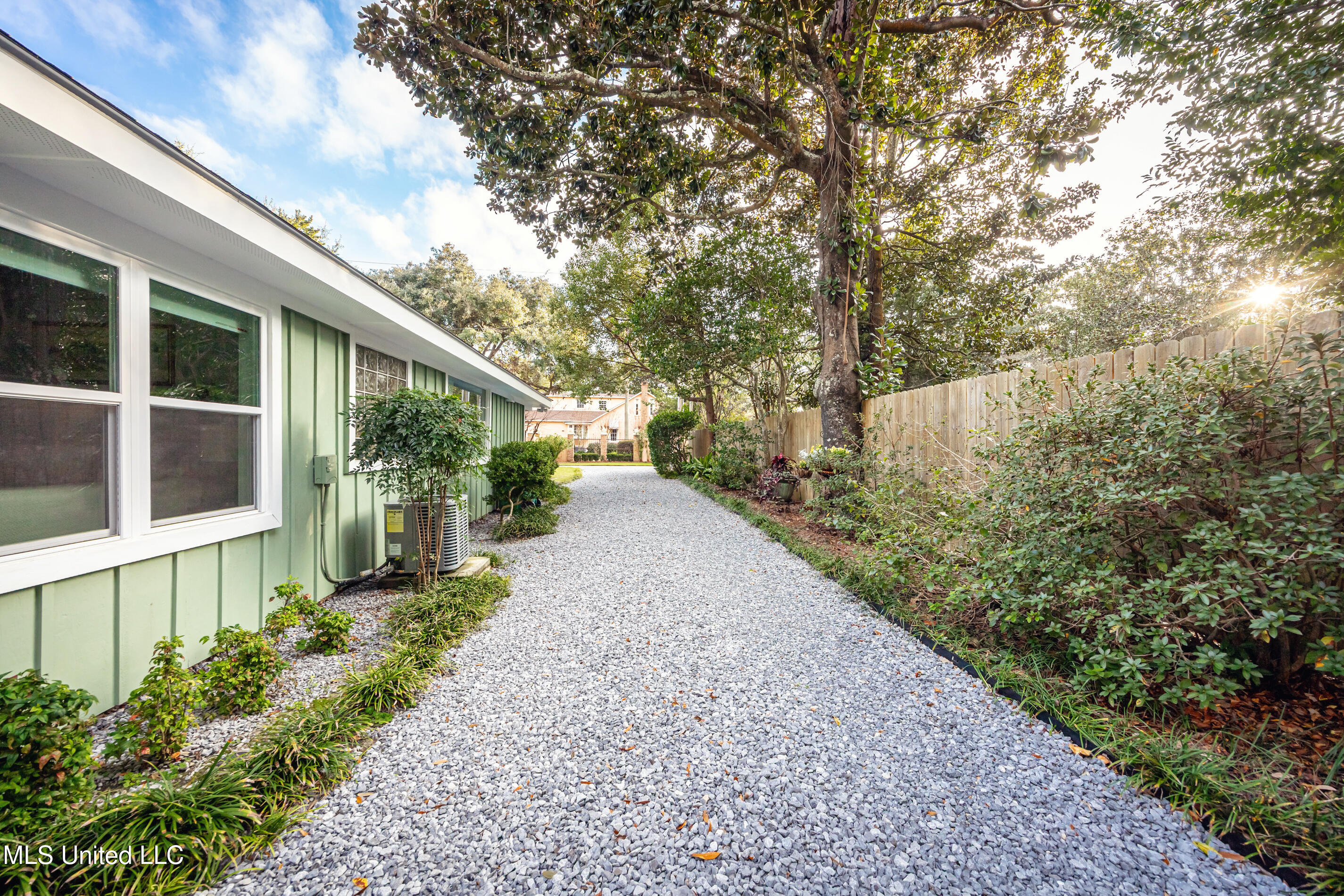 703 Mosley Street Ocean Springs, MS 39564 - Photo 80 of 82 IMG_0684