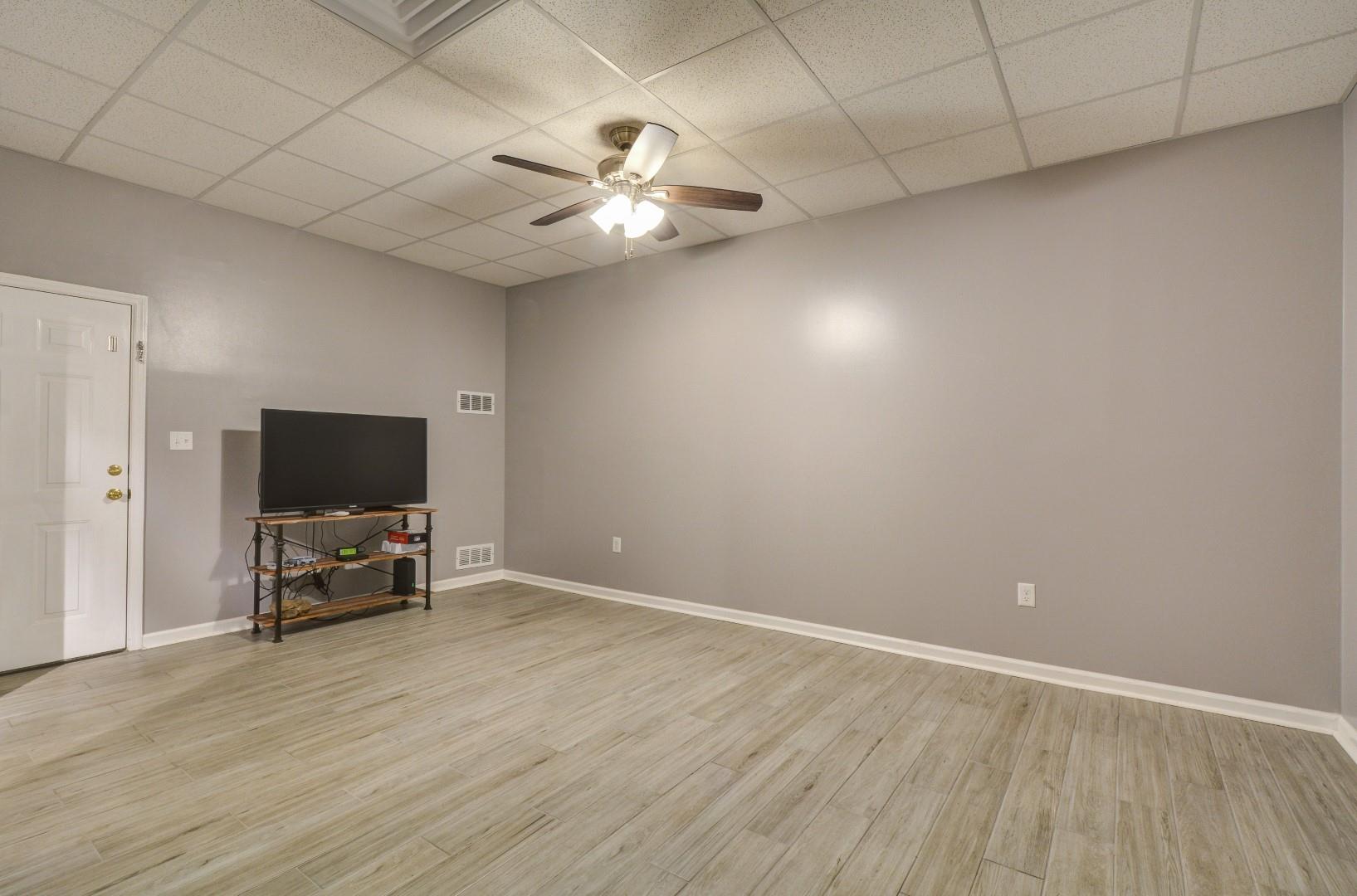 1202 Chapmansboro Road Chapmansboro, TN 37035 - Photo 27 of 30 Gallery Image 27