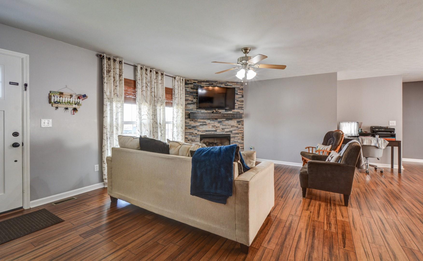 1202 Chapmansboro Road Chapmansboro, TN 37035 - Photo 10 of 30 Gallery Image 10