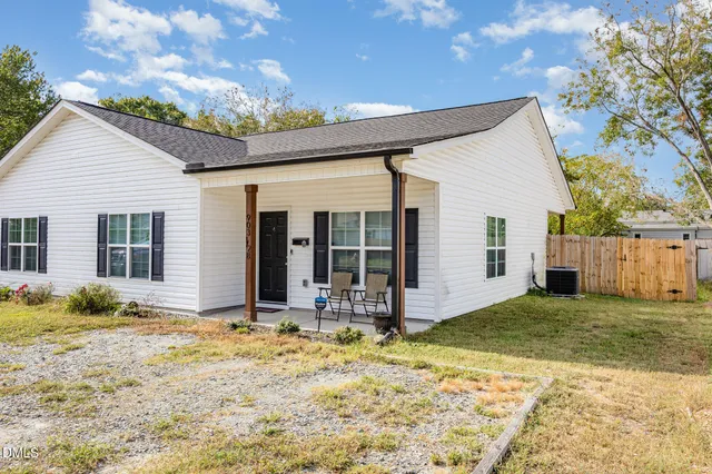 $239,900 | 903 West Anderson Street, Unit 1/2, Selma, NC 27576