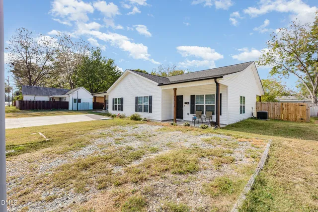 $239,900 | 903 West Anderson Street, Unit 1/2, Selma, NC 27576