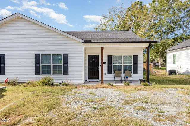 $239,900 | 903 West Anderson Street, Unit 1/2, Selma, NC 27576